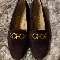 美品【Salvatore Ferragamo】フェラガモ　スエードローファーの画像