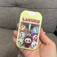 ラブブグッズの画像
