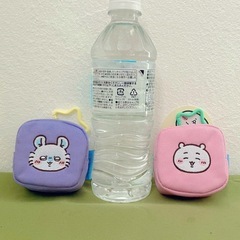 新品　2個セット　ちいかわ カラビナつき刺繍スクエアミニポーチの画像
