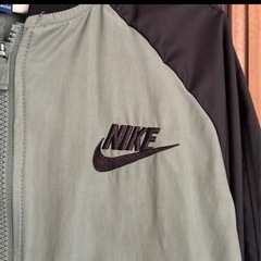 Nike ナイロンジャケット Lサイズ オリーブグリーンの画像