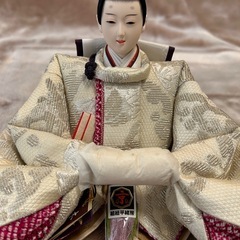 極上仕立　本束帯雛　正絹帯輪奈唐織　親王飾り　京七番親王　本仕立屏風香彩桜官邸雛総理大臣官邸にて官邸雛輪奈唐織帯平安道翠ひな人形の飾り方草木五幸の彩・輪奈唐織 細川手鹿和紙使用 細川手漉和紙使用 重要無形文化財 極上仕立 本したてひな 正絹雛 木手 特撰親王台の画像