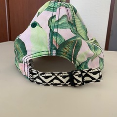 adidas originals ボタニカル柄キャップの画像