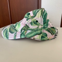 adidas originals ボタニカル柄キャップの画像
