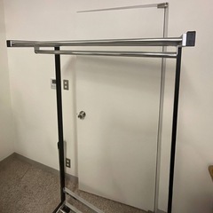 ハンガーラックの画像