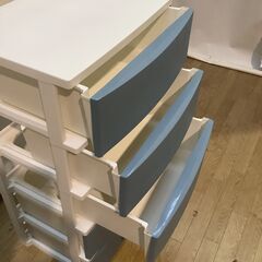 No.142　チェスト　衣類収納　タンス　５段　サンドブルー（豊橋市収集業務課リユース家具）の画像