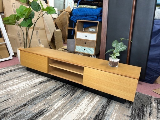 シンプルモダンなテレビボード