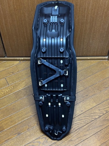 テネレ700　2025年モデル用　ノーマルシート