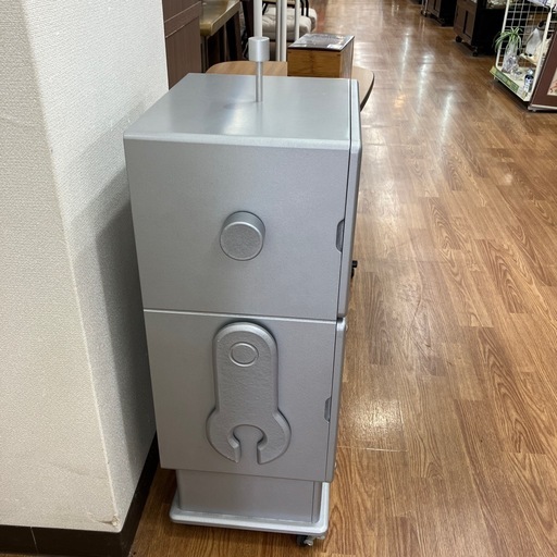 ロボット型木製収納　キズ有り　木製　グレー【取りに来れる方限定】