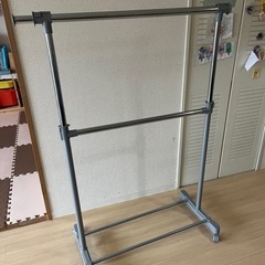 ハンガーラックの画像