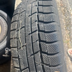 215 65R 16 98Qスタッドレスタイヤの画像