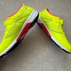 アシックス　レーザービーム ネオンイエロー/ブラック　24㎝の画像