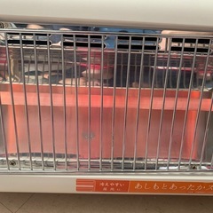 美原店 あしもとあったか 電気ストーブ ヒーター 小型 足元 転倒OFFスイッチ 簡単操作 400W ホワイト DS-F041の画像