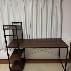 木目調テーブル　・ラックの画像