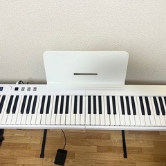 【値下げ交渉可】電子ピアノ 88鍵盤 折り畳み式+キーボードスタンド(車なしで運搬可)の画像
