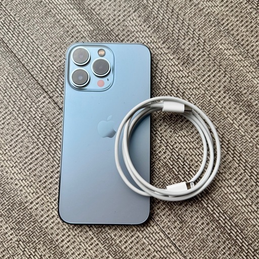 iPhone13プロ本体　256GB