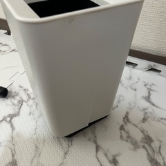 小さいゴミ箱 の画像