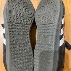 adidas Samba 黒、白の画像
