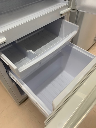 美原店　シャープ SHARP 冷蔵庫 137L (幅48cm) つけかえどっちもドア  SJ-D14D-W