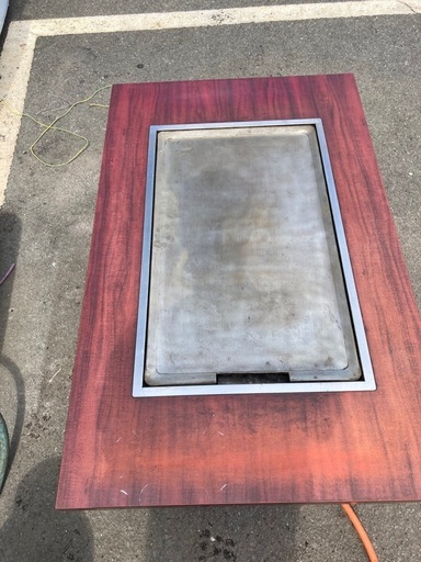 業務用　お好み焼き鉄板付き座卓テーブル　　リサイクルショップ宮崎屋　佐土原店　25.10.1F