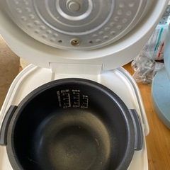 炊飯器（3号炊き）の画像