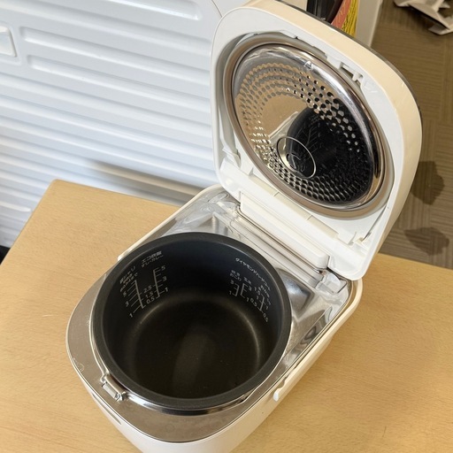 【美品‼️】パナソニック 2019年製 5.5合炊きIH炊飯器 炊飯ジャー 大火力おどり炊き スノーホワイト♪