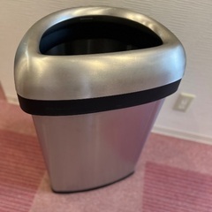 シンプルヒューマン　ゴミ箱の画像