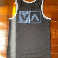 【RVCA(ルーカ)】ラッシュガードの画像