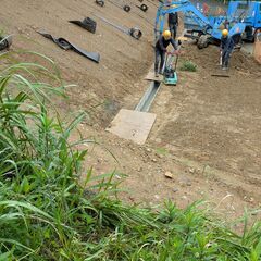 【土木作業スタッフ募集】【入社祝い金5万円※入社6カ月後】2人で応募してくれたら紹介者と紹介された人に、入社6カ月後5万円ずつ支給します！の画像