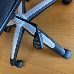 キャスター付きイスの画像