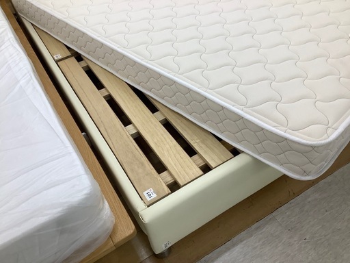 【ラパーク岸和田店】セミダブルベッド　FRANCE BED ホワイト