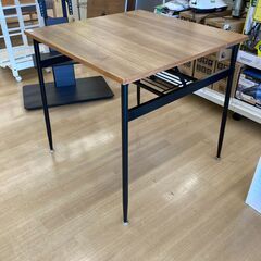 A-283★ジモティ割引あり★【リユースのサカイ野々市店】 ダイニングテーブル  木目調  W(幅)75×D(奥行き)75cm×H(高さ)72cm ※クリーニング済みの画像