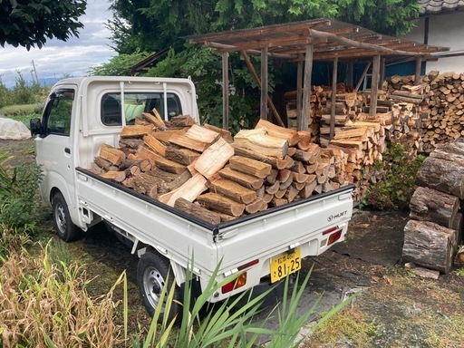 薪、軽トラック山盛り400kg 15