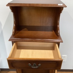 飾り棚 カリモク製　【町田市再生家具】　251895の画像