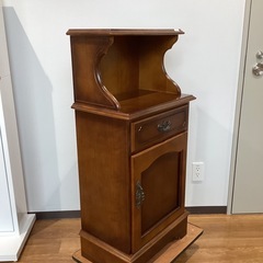 飾り棚 カリモク製　【町田市再生家具】　251895の画像