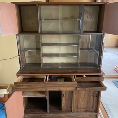 食器棚の画像