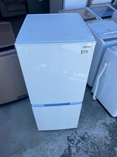 NO B551?福岡市内配送設置無料✨?シャープ SHARP 冷蔵庫(幅49.5cm) 152L つけかえどっちもドア 2ドア ホワイ