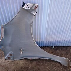 中古パーツ　ダイハツ　ミラＬ275Ｓ 左フェンダー　カラー№Ｓ28 の画像
