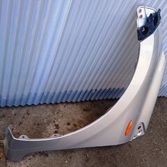 中古パーツ　ダイハツ　ミラＬ275Ｓ 左フェンダー　カラー№Ｓ28 の画像