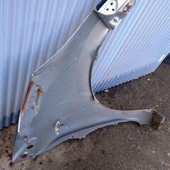 中古パーツ　ダイハツ　ミラＬ275Ｓ 左フェンダー　カラー№Ｓ28 の画像