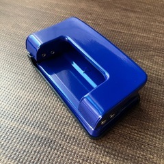 2穴 パンチの画像