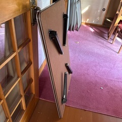 折りたたみテーブルの画像