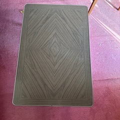 折りたたみテーブルの画像