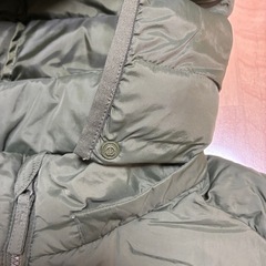 ユニクロ　キッズダウンジャケット　140の画像