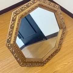 ぼん家具 八角形 鏡 壁掛け ミラー アンティーク調 51.5×51.5cm かがみ ゴールドの画像
