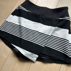 LIP SERVICEショートパンツの画像