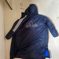 adidasの画像