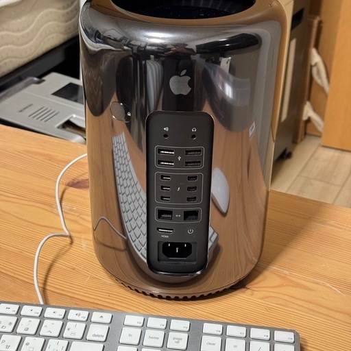 Apple Mac Pro Late 2013｜E5 3.5GHz 6コア（TB 3.9）｜メモリ32GB｜SSD 512GB｜FirePro D700｜正常動作｜付属品あり