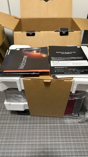 ネスプレッソ　コーヒーメーカー　F511RE