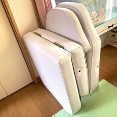 エステベッド マッサージベッド 施術ベッド チェア リクライニング ホワイト カバー付の画像