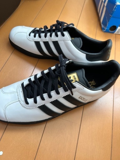 adidasスニーカー